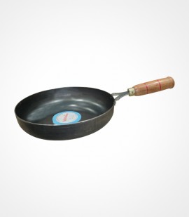 Iron frypan - wooden handle - 10 inch